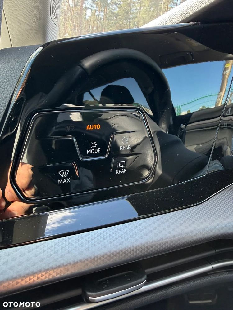 Volkswagen Golf 2.0 TDI SCR DSG Active - 18