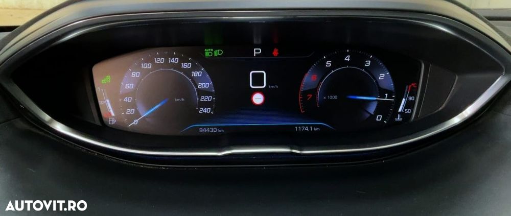 Peugeot 5008 PureTech 130 EAT8 Stop & Start Crossway - 20