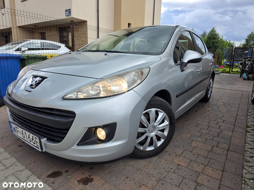 Peugeot 207 - 1