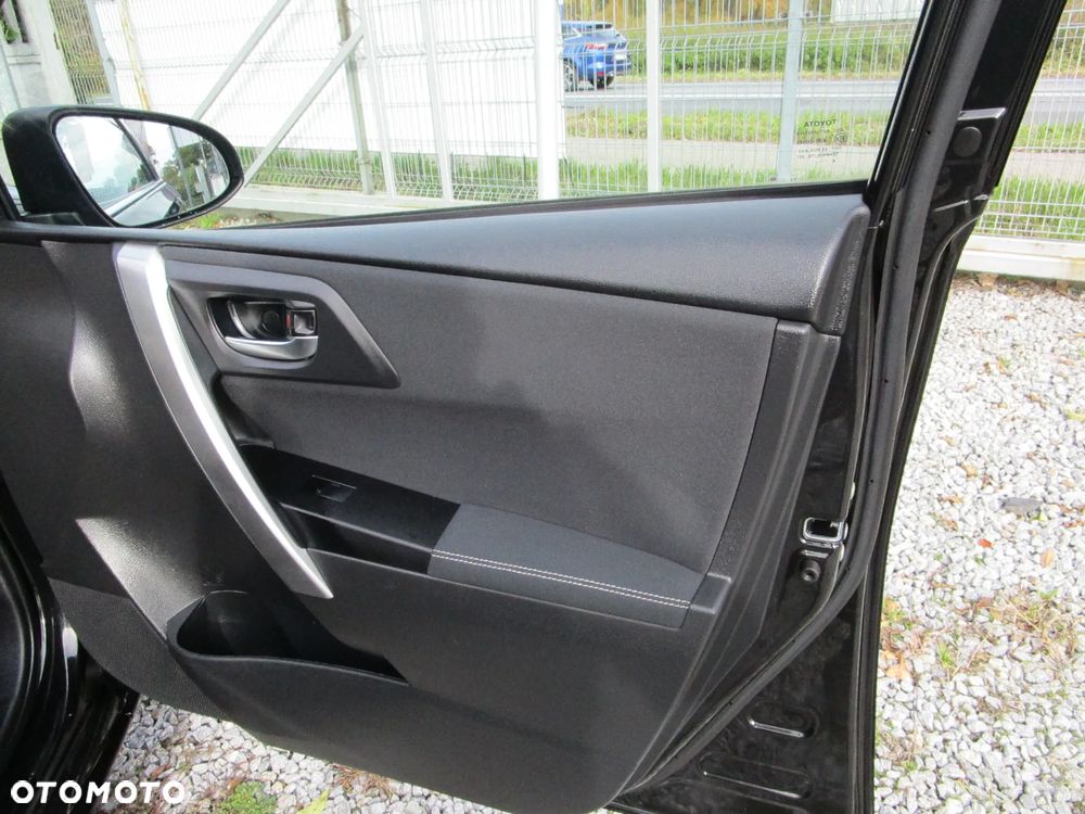 Toyota Auris - 32