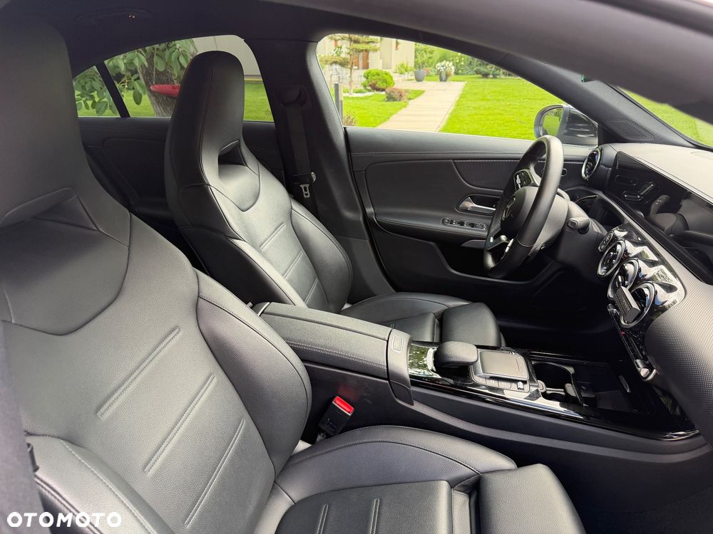 Mercedes-Benz CLA 200 7G-DCT - 7