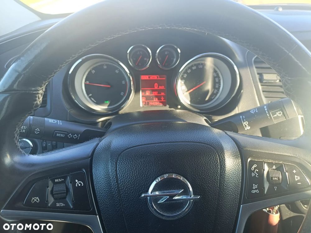 Opel Insignia 2.0 CDTI - 11