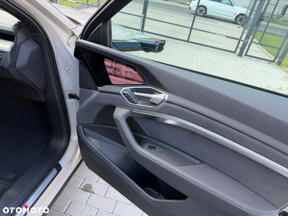 Audi e-tron - 25