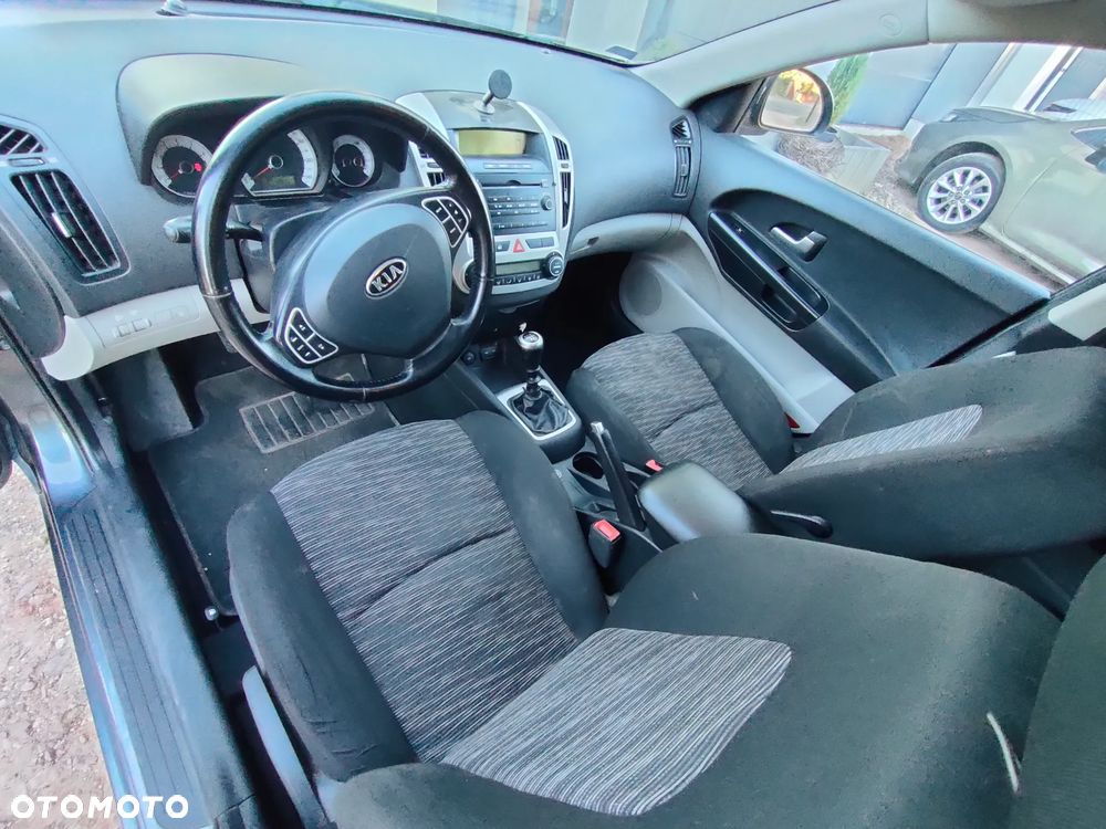 Kia Ceed 1.6 Comfort - 10