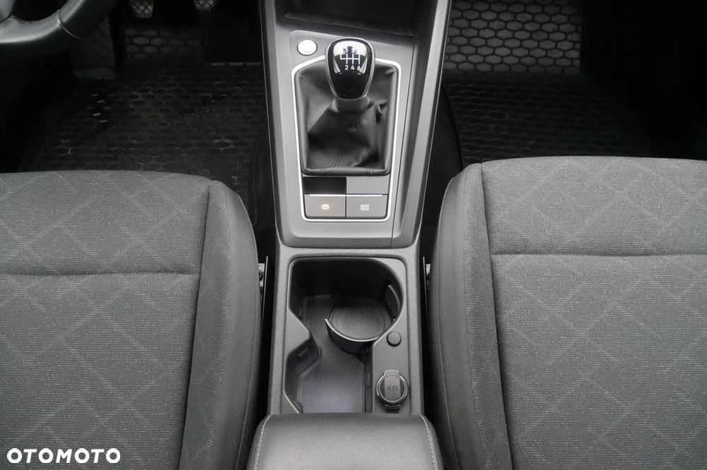 Volkswagen Golf - 11