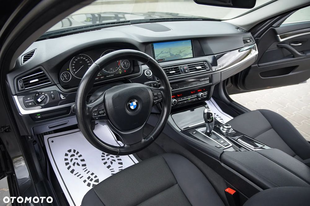 BMW Seria 5 520d - 28