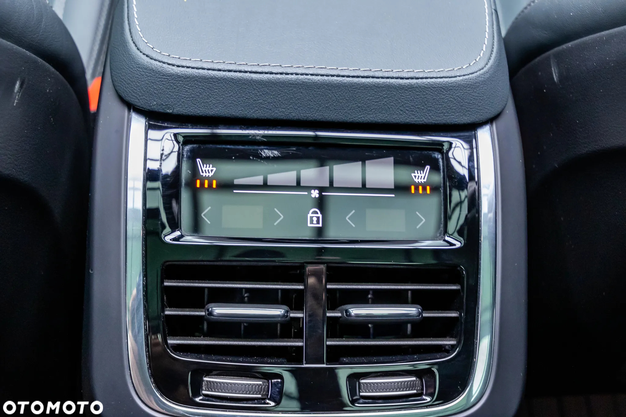 Volvo XC 90 - 32