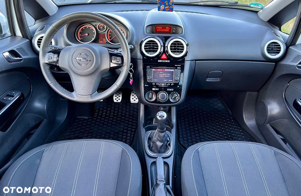 Opel Corsa 1.4 16V Color Edition - 12