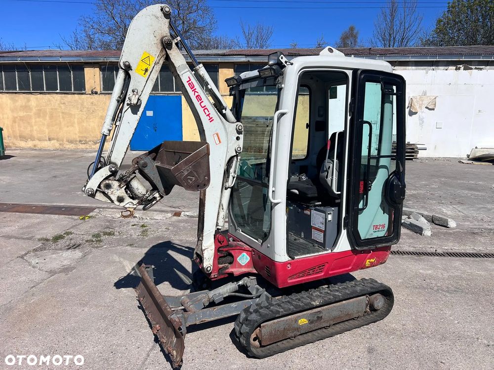 Takeuchi TB216 - 11
