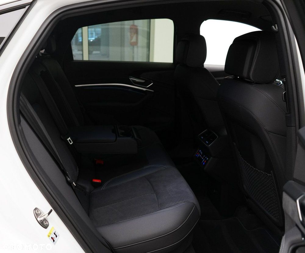 Audi e-tron Sportback - 22