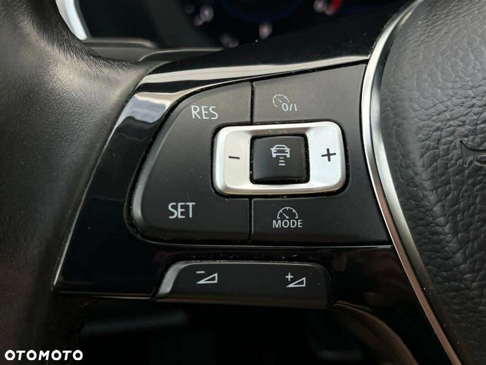 Volkswagen Passat - 18