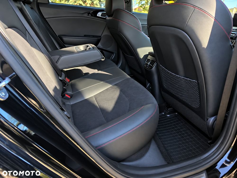 Kia ProCeed 1.6 T-GDI GT DCT - 10