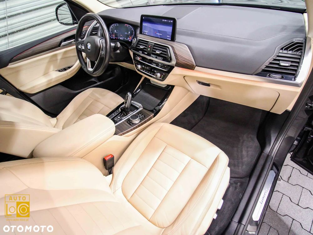 BMW X3 xDrive20i Luxury Line - 9
