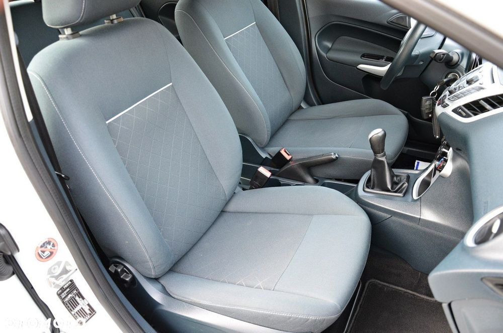 Ford Fiesta 1.25 Silver X Plus 2 EU6 - 38