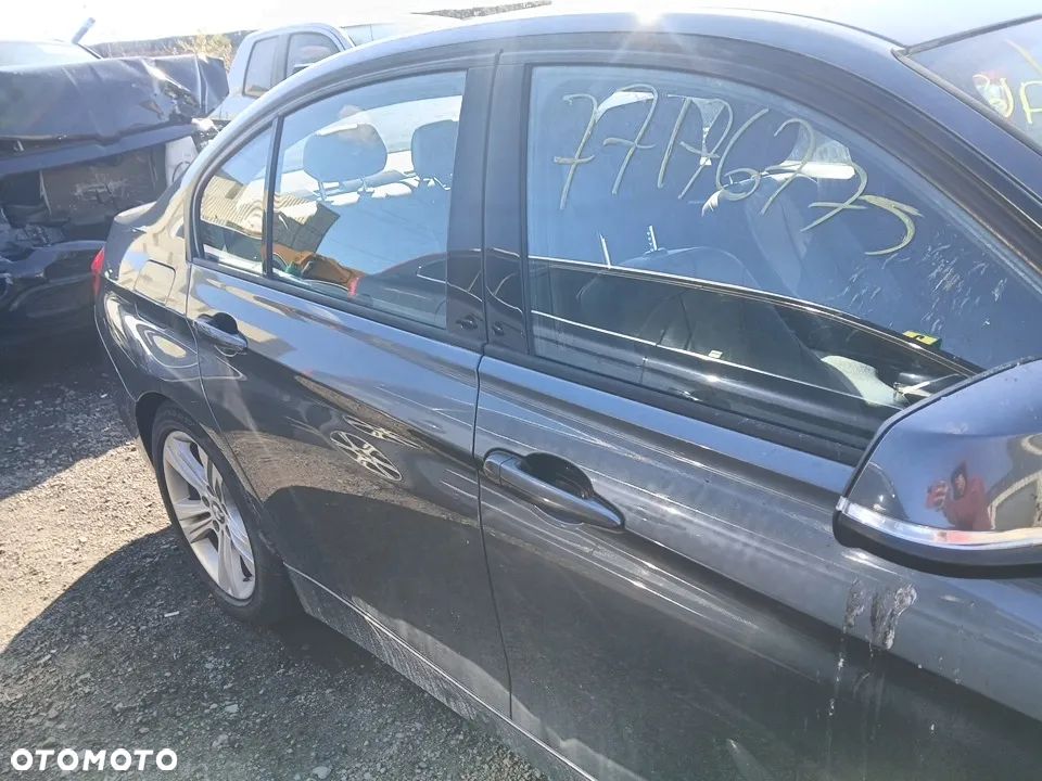 BMW Seria 3 328i xDrive - 15