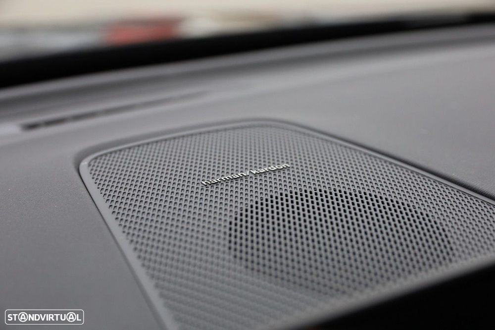 Volvo XC 60 2.0 T6 PHEV Black Edition AWD - 15