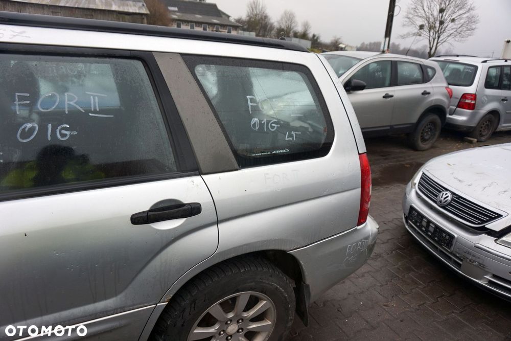 SZYBA KAROSERYJNA TYLNA LEWA BOCZNA FORESTER II SG 65209SA210 SUBARU 2002-2006 - 1