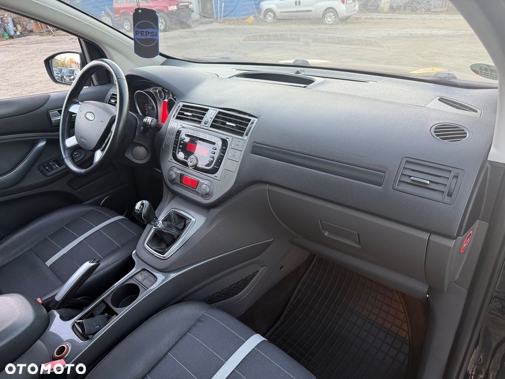 Ford Kuga 2.0 TDCi 4x4 Titanium - 31