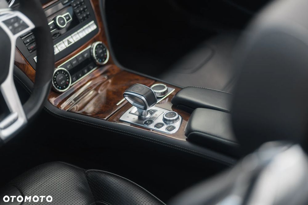 Mercedes-Benz SL - 21