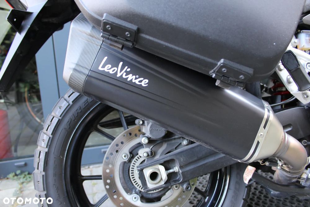 Suzuki V-STROM - 10