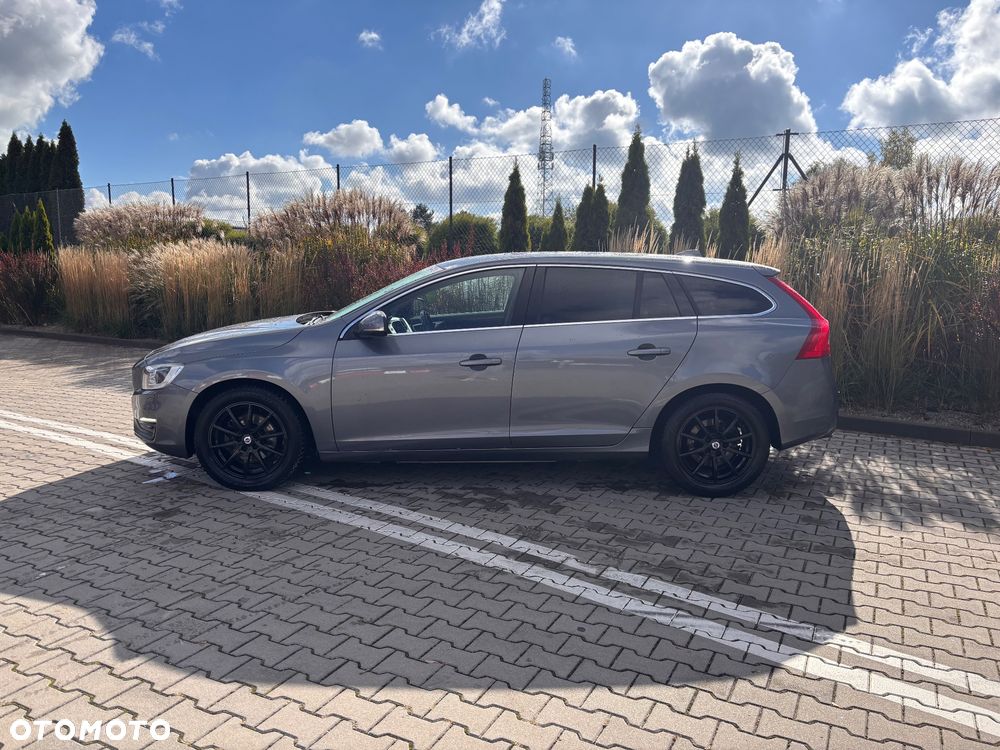 Volvo V60 2016 photo 2