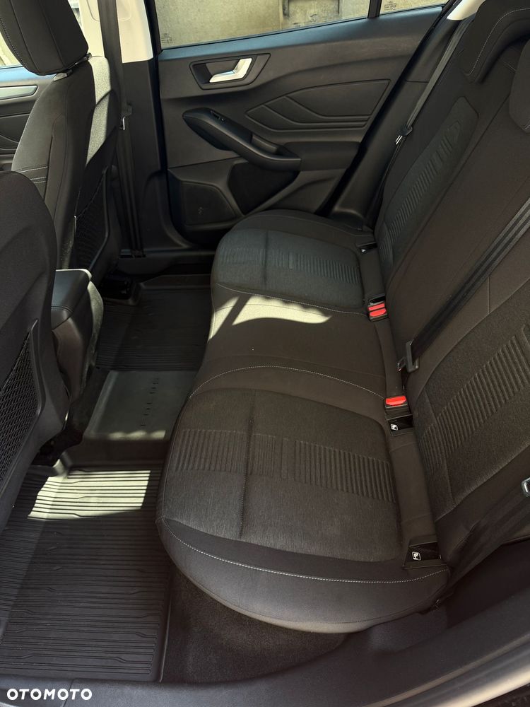 Ford Focus 1.0 EcoBoost Hybrid ACTIVE X - 30