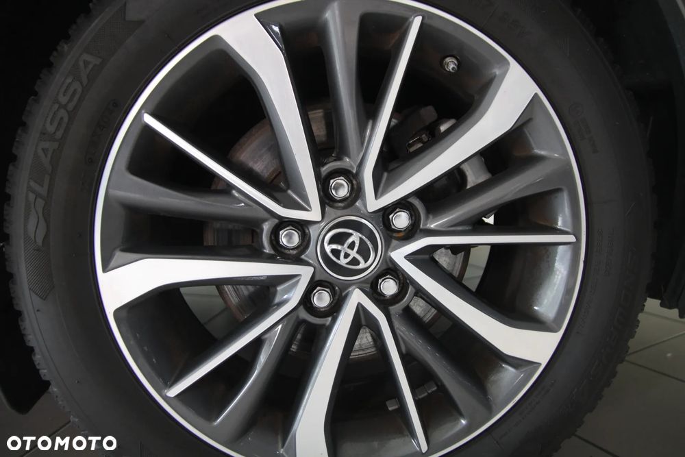 Toyota Avensis 2.0 D-4D Premium - 21