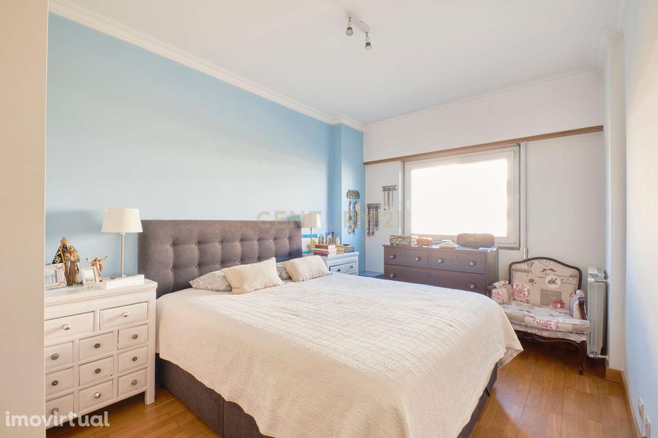 Apartamento T4 com Varanda Parque dos Poetas - Oeiras - Grande imagem: 3/35