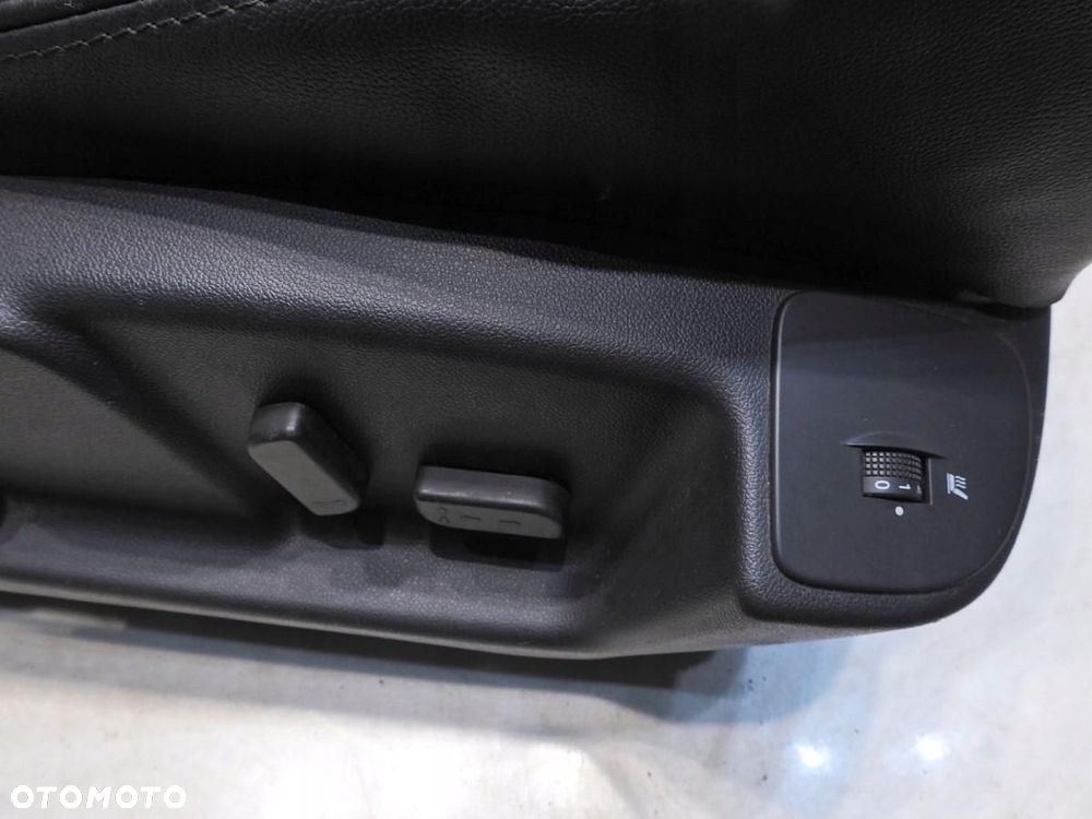 FOTEL PRAWY PRZÓD PODGRZEWANY RENAULT LATITUDE - 3