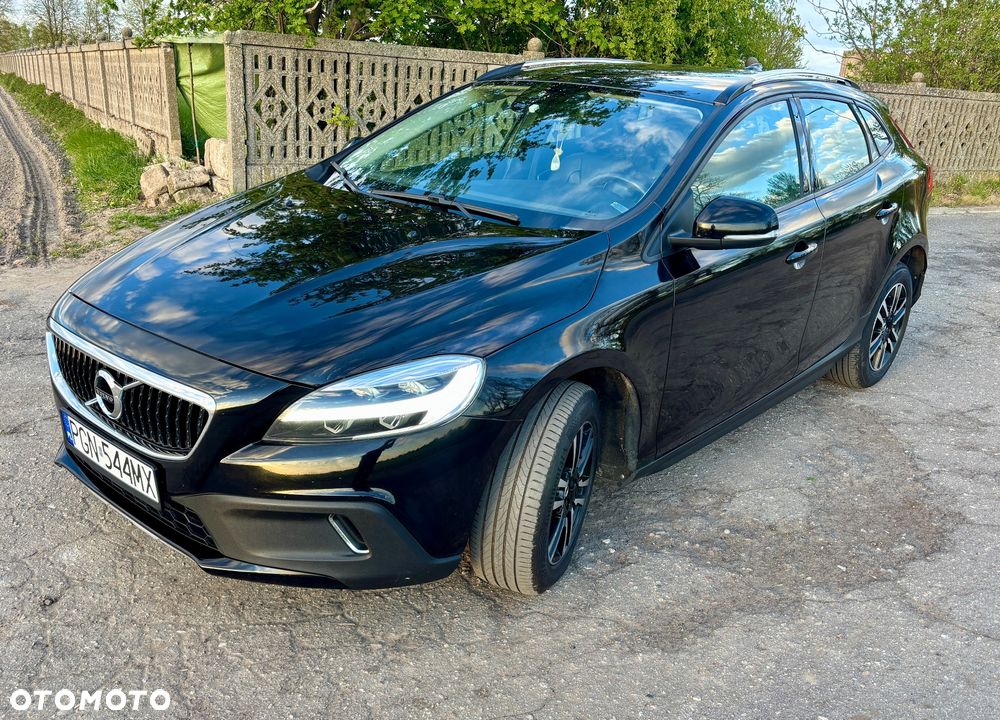 Volvo V40 Cross Country D2 Momentum - 1