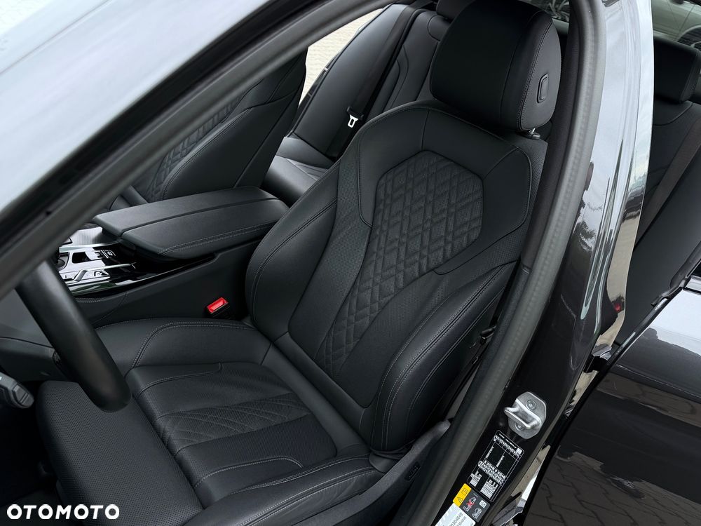 BMW Seria 5 530e M Sport sport - 31