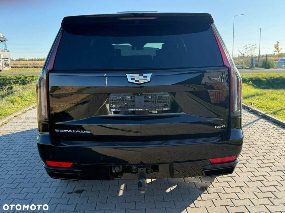 Cadillac Escalade - 4