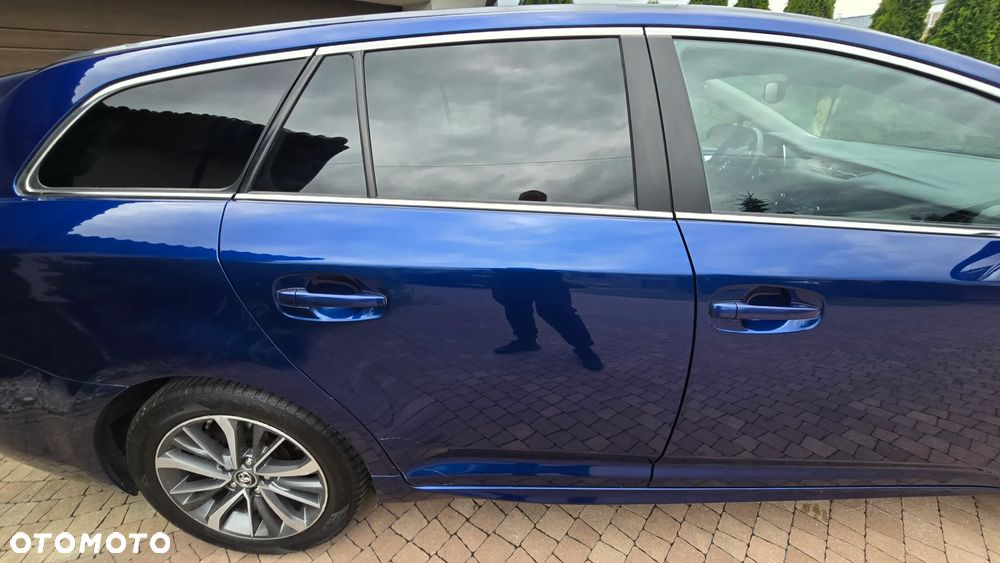 Toyota Avensis - 21