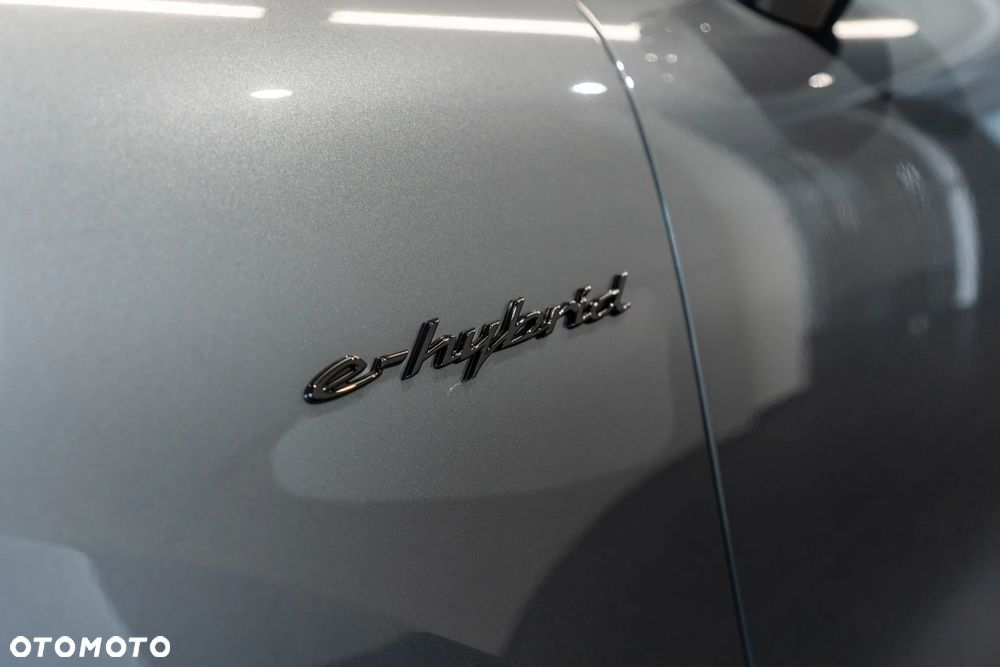 Porsche Cayenne E-Hybrid PHEV Black Edition - 36