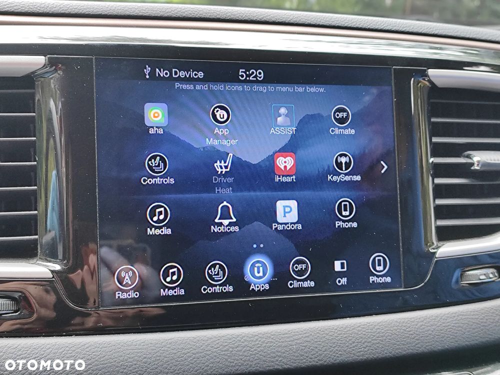Chrysler Pacifica - 13