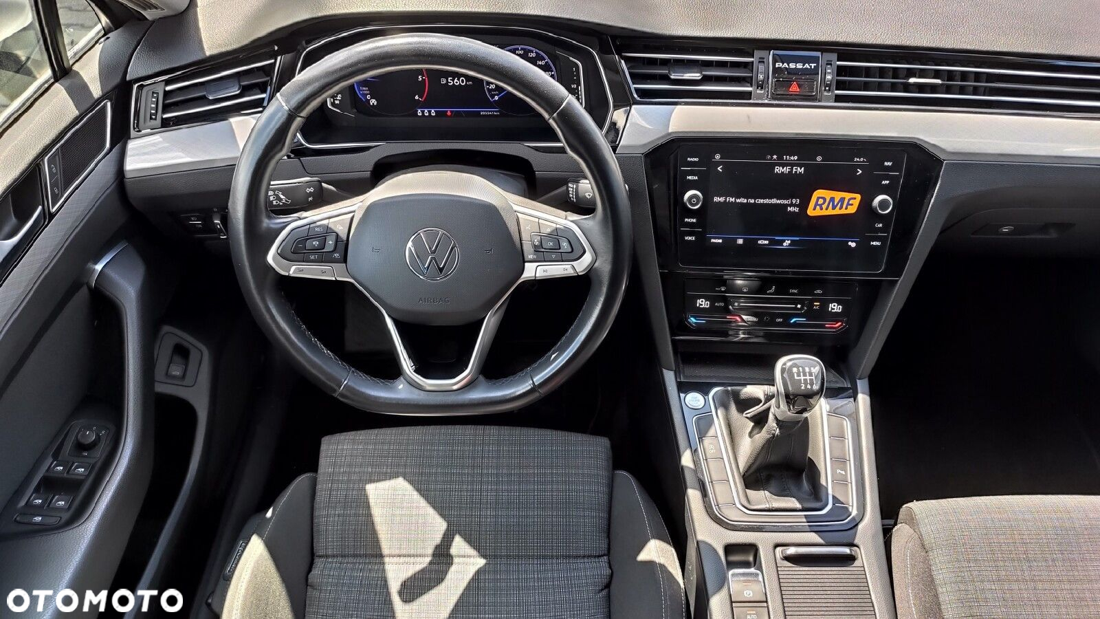 Volkswagen Passat - 35