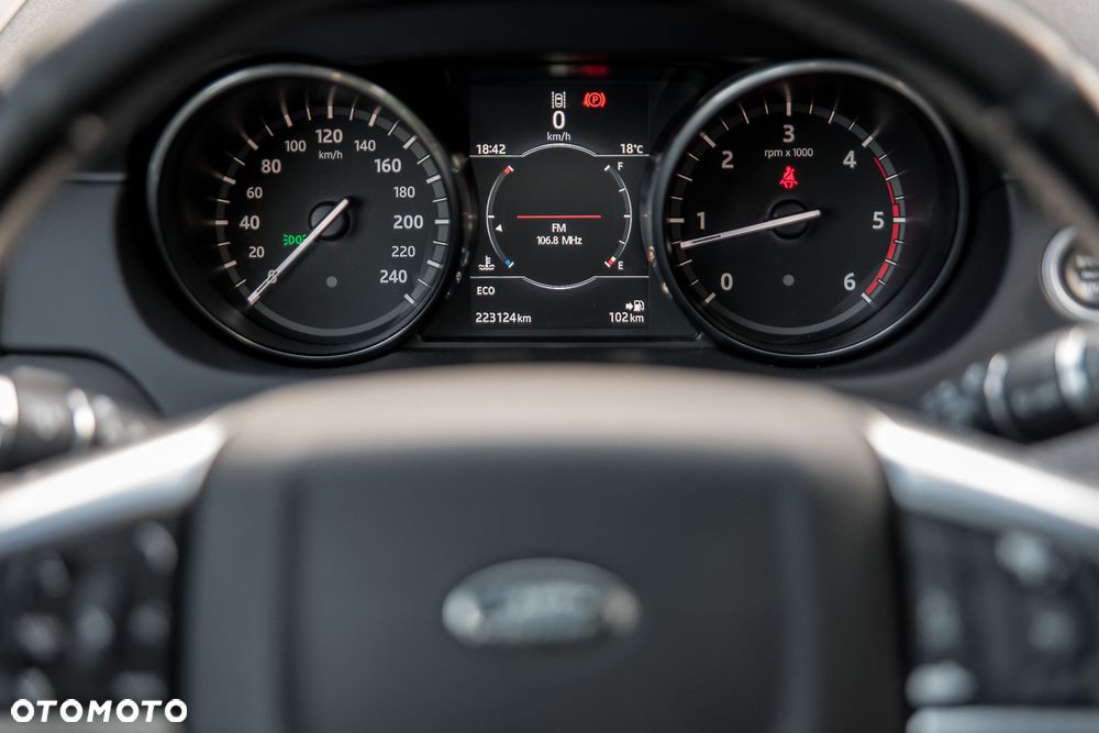 Land Rover Discovery Sport TD4 HSE Luxury - 23