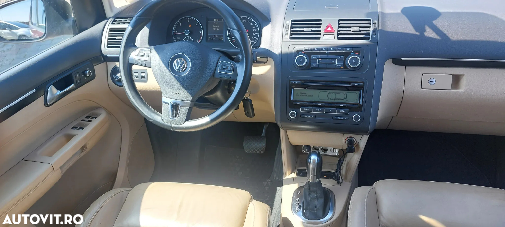 Volkswagen Touran 2.0 TDI DPF DSG Highline - 2