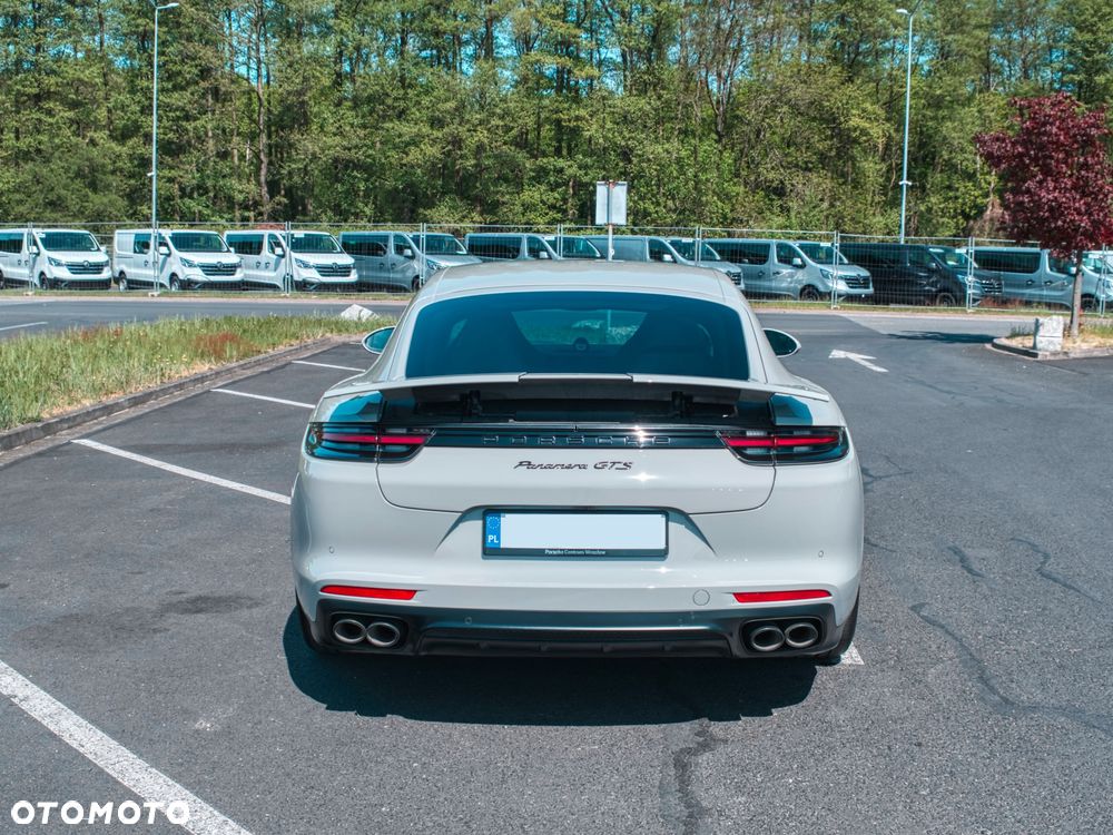 Porsche Panamera - 21