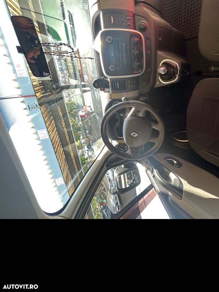 Renault Trafic - 15