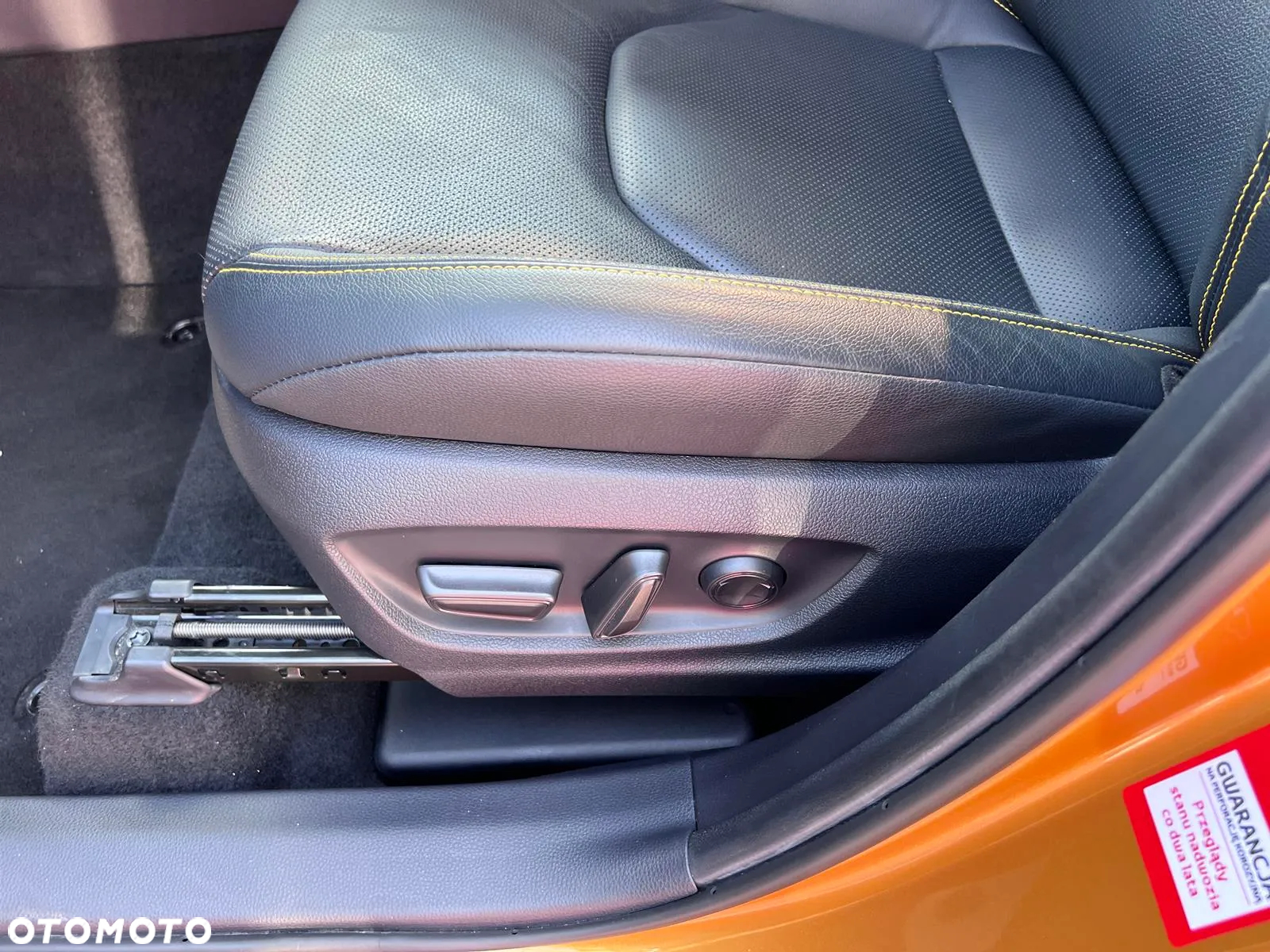 Toyota C-HR 2.0 PHEV Dynamic Force Executive - 12