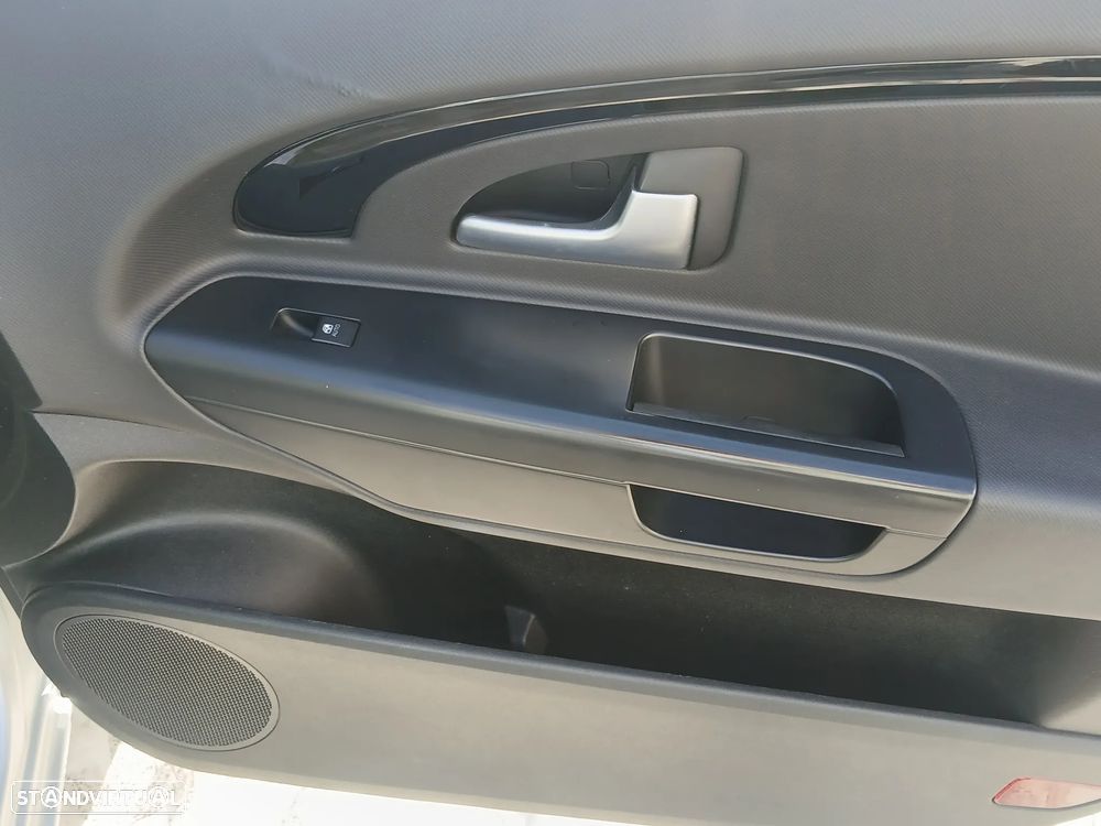 Kia Ceed SW 1.6 CRDi ECO - 26