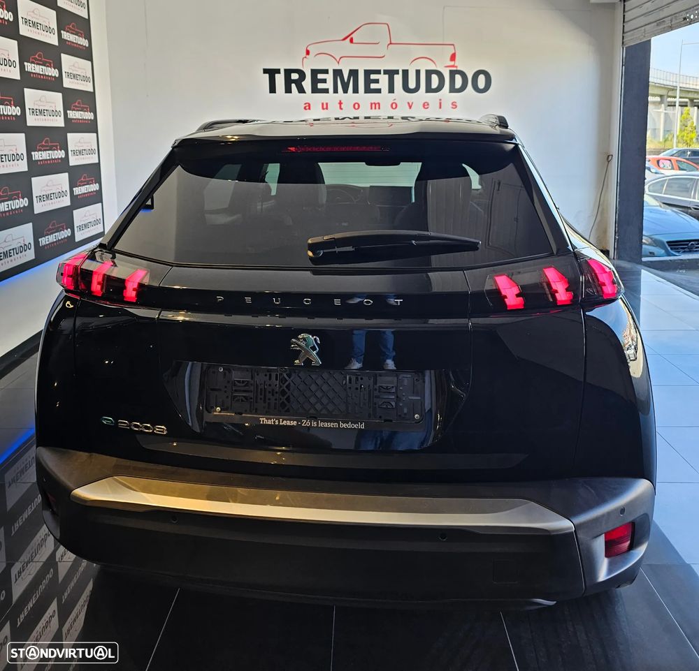 Peugeot e-2008 Allure Pack - 10