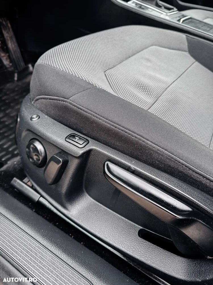 Volkswagen Passat 2.0 Blue TDI SCR Business Edition - 10