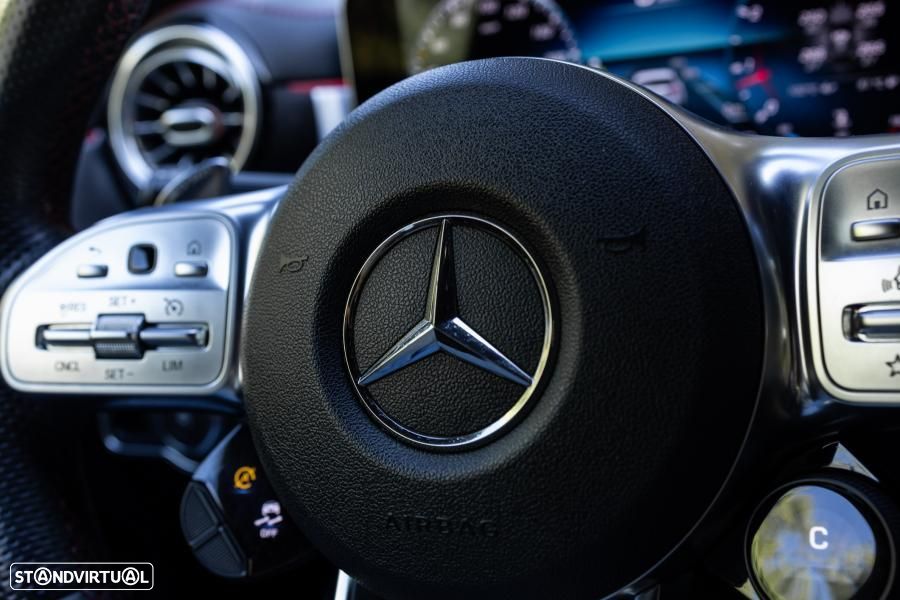 Mercedes-Benz CLA 35 AMG - 32