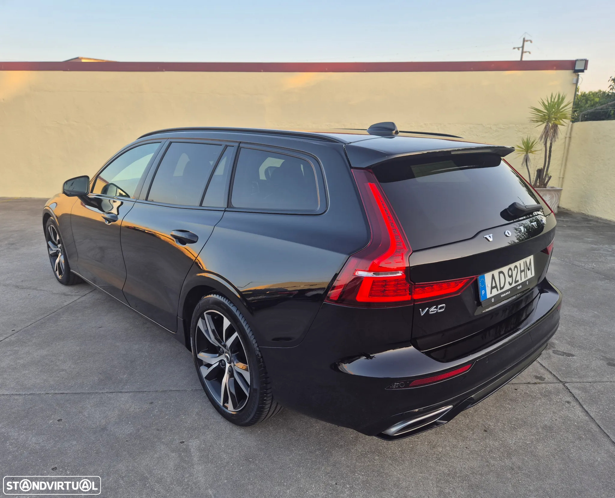 Volvo V60 2.0 D4 R-Design Geartronic - 18
