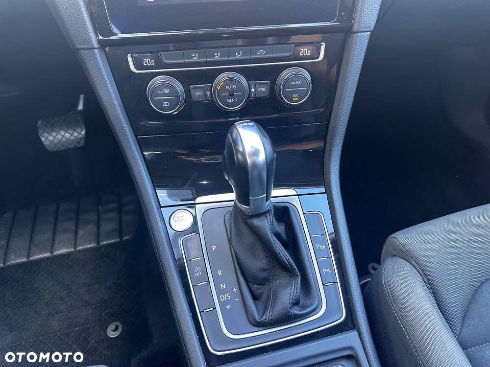 Volkswagen Golf 2.0 BlueTDI DSG Highline - 33