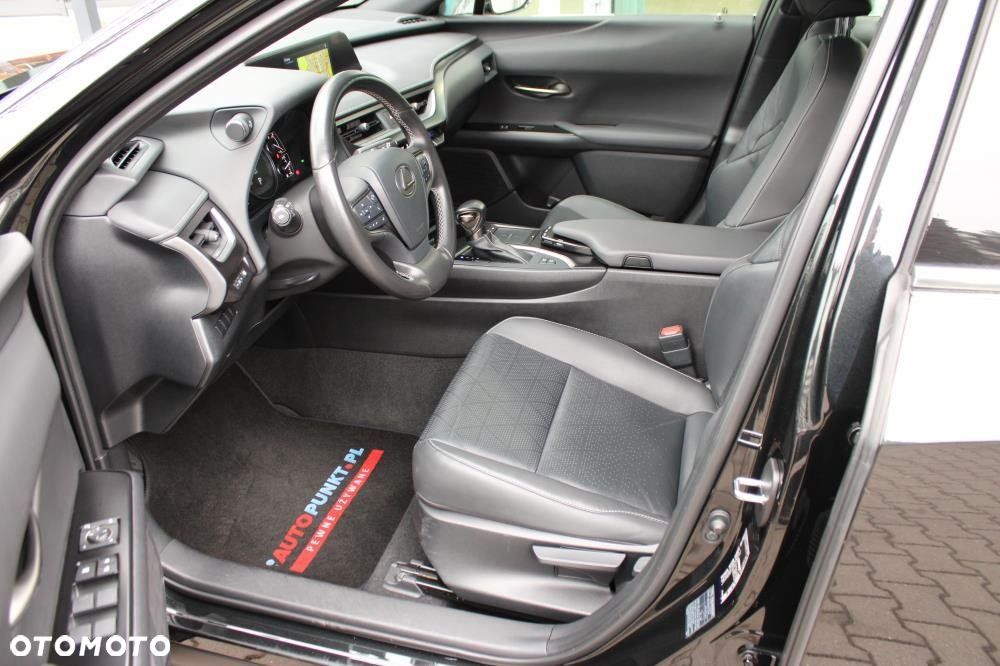 Lexus UX - 11