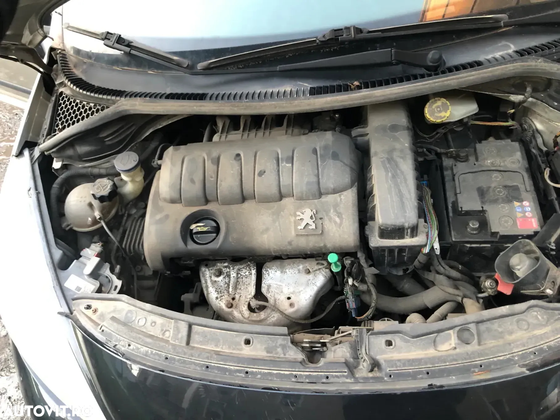 Dezmembrez Peugeot 207 1.4 benzina 2006 - 9