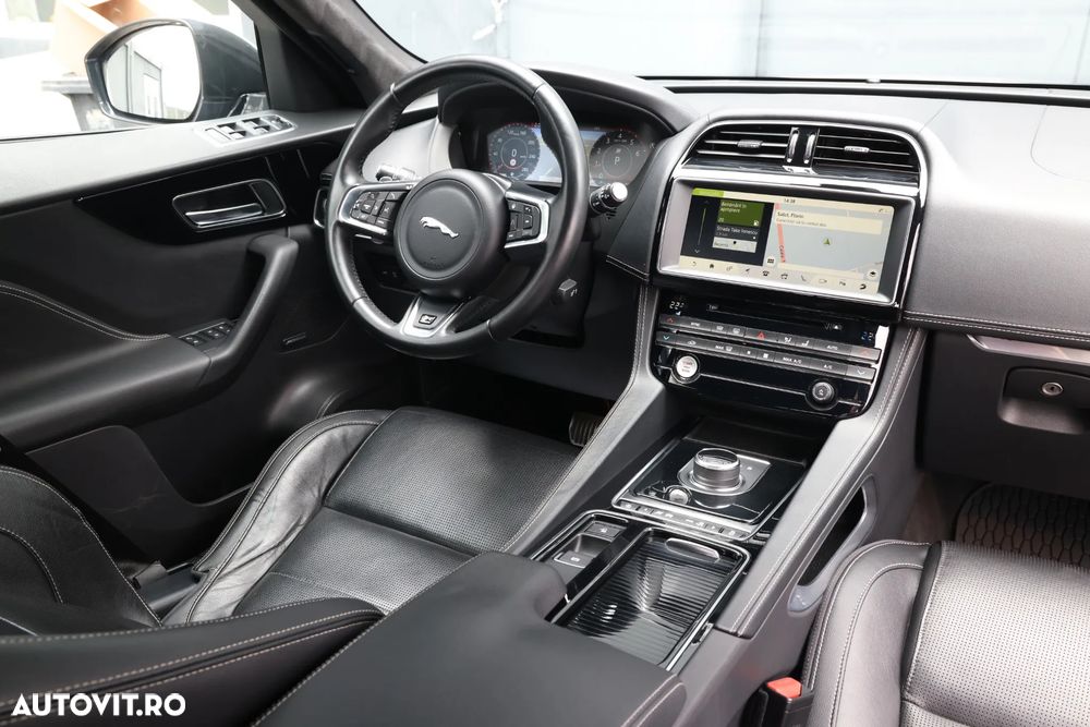 Jaguar F-Pace P250 AWD HSE - 16